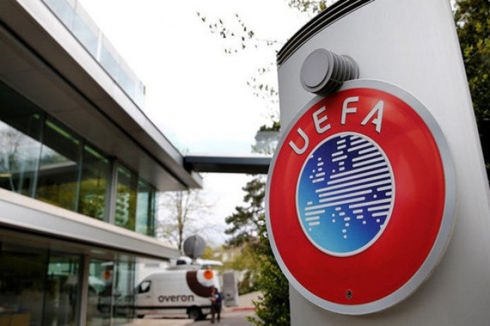UEFA перенес все матчи в еврокубках на неопределенный срок