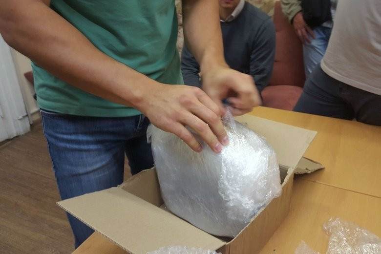 В отправленной из Азербайджана в Чехию посылке обнаружены наркотики