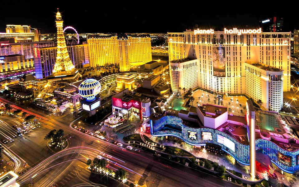 Лас-Вегас впервые за полвека закроет все казино из-за коронавируса