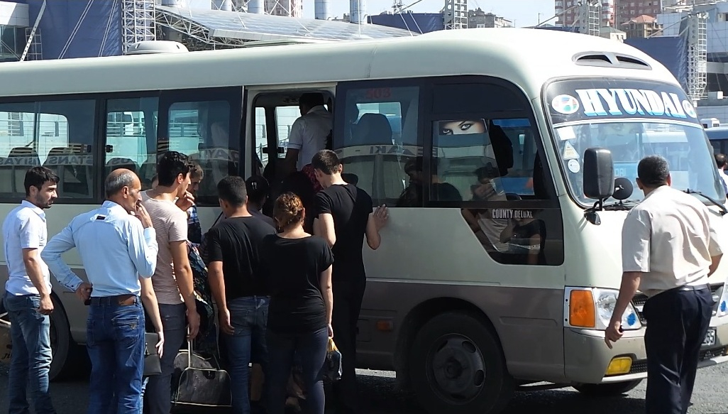 В Сумгайыте задержаны водители автобусов за незаконные пассажироперевозки - ВИДЕО
