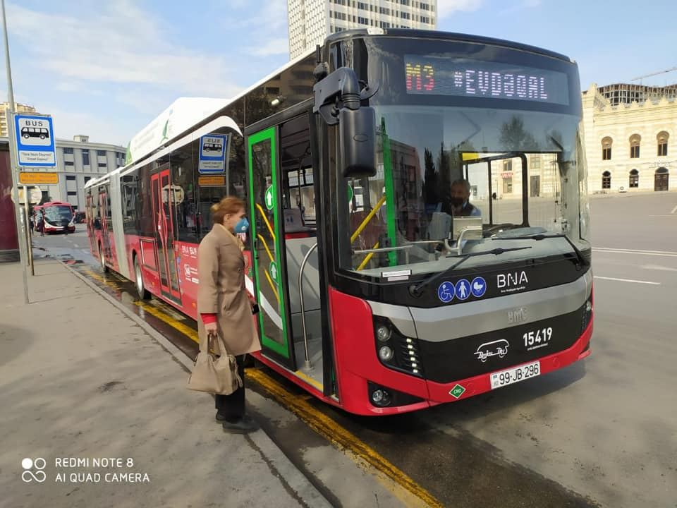 В Баку на экспресс-маршруте курсируют 18-метровые автобусы - ФОТО