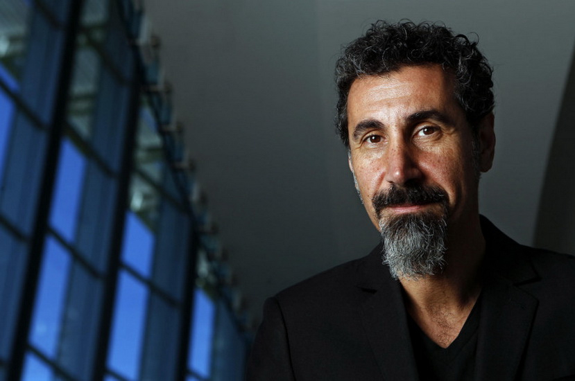 Американский музыкант Серж Танкян поддержал призыв азербайджанской общины Нагорного Карабаха