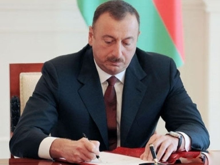 Ильхам Алиев назначил Исмета Саттарова членом НСТР - РАСПОРЯЖЕНИЕ