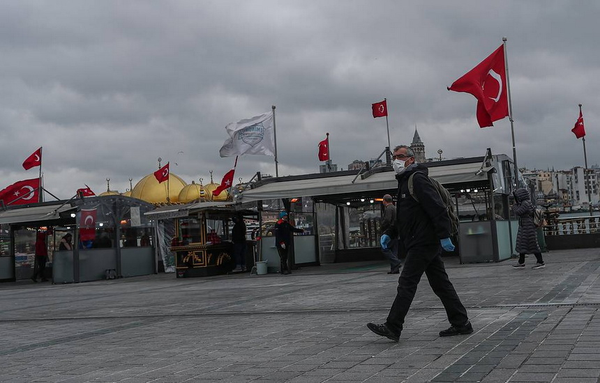 Эрдоган запретил продажу медицинских масок в Турции