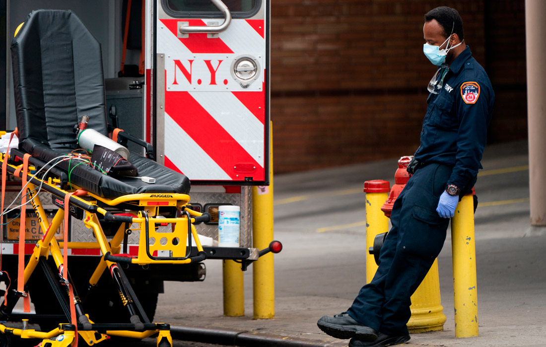 В Нью-Йорке за сутки умерло рекордное число зараженных коронавирусом