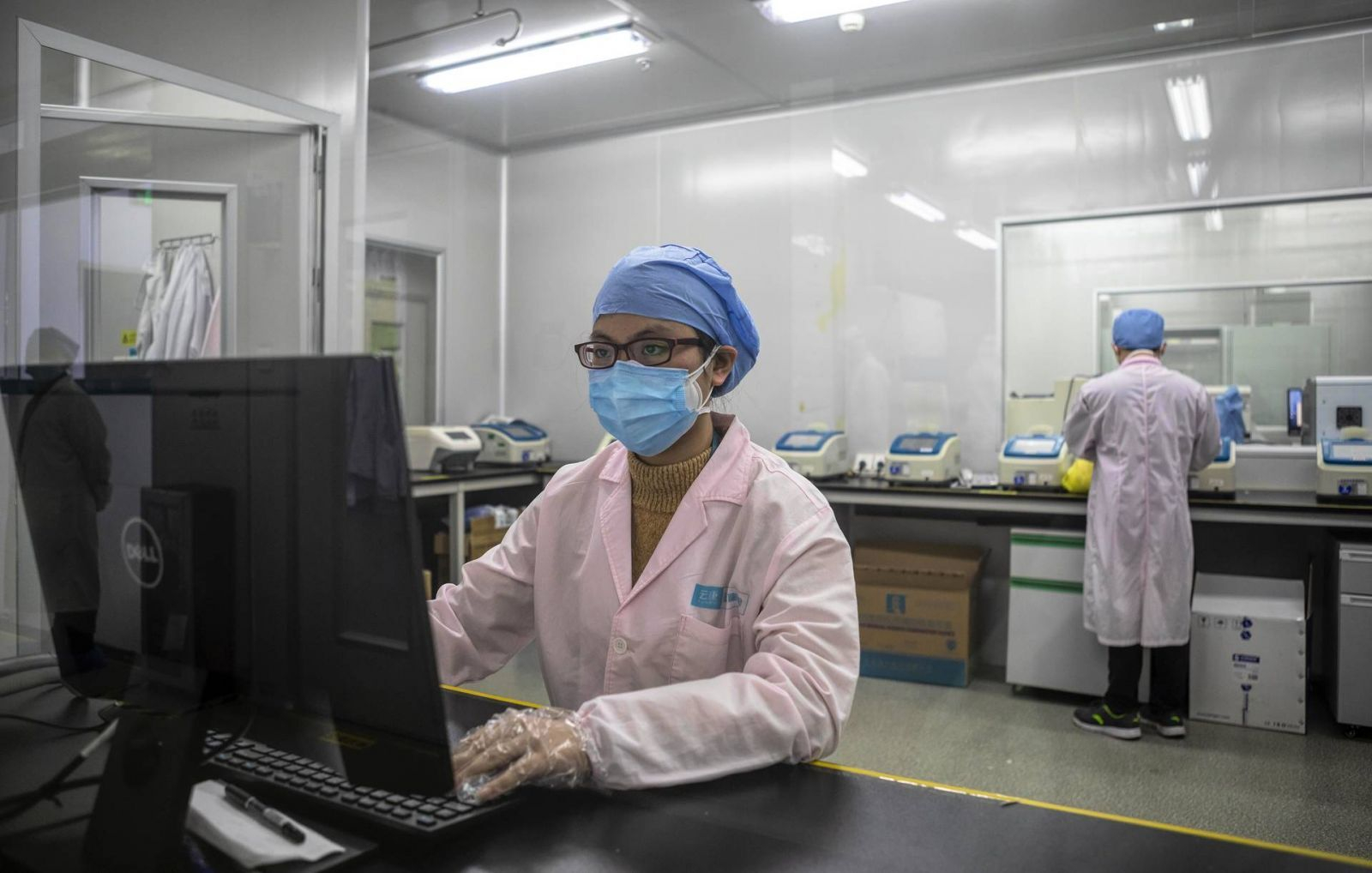 Испытания второй вакцины от коронавируса разрешили в Китае