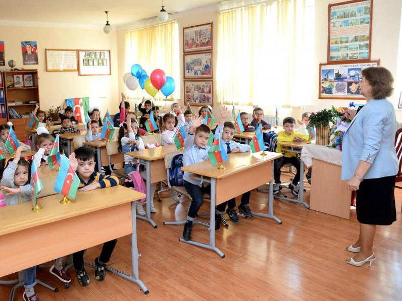 Продлен срок приостановления занятий в учебных заведениях Азербайджана