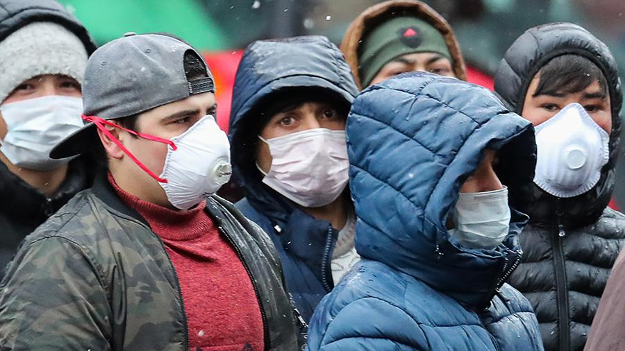 В России предложили приравнять мигрантов к гражданам страны на время пандемии