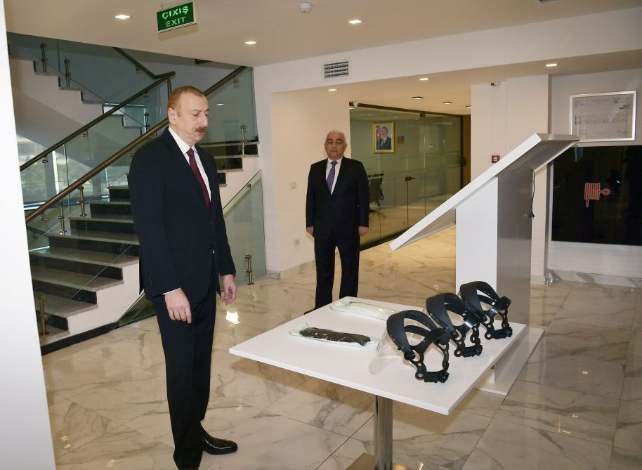Ильхам Алиев на открытии управленческого комплекса "Азерэнержи" - ФОТО