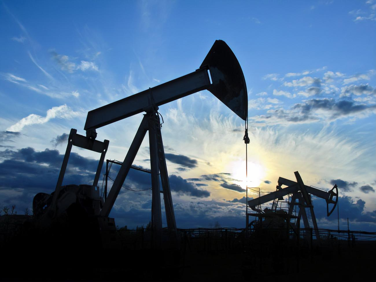 Нефть WTI упала ниже $1 за баррель