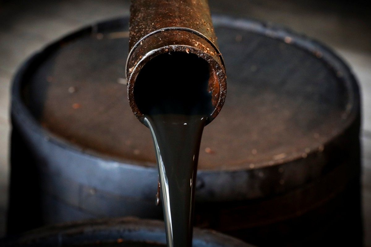 Нефть Brent упала ниже 19-летнего минимума