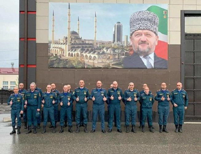В Чечне весь состав МЧС побрился налысо вслед за Кадыровым - ФОТО