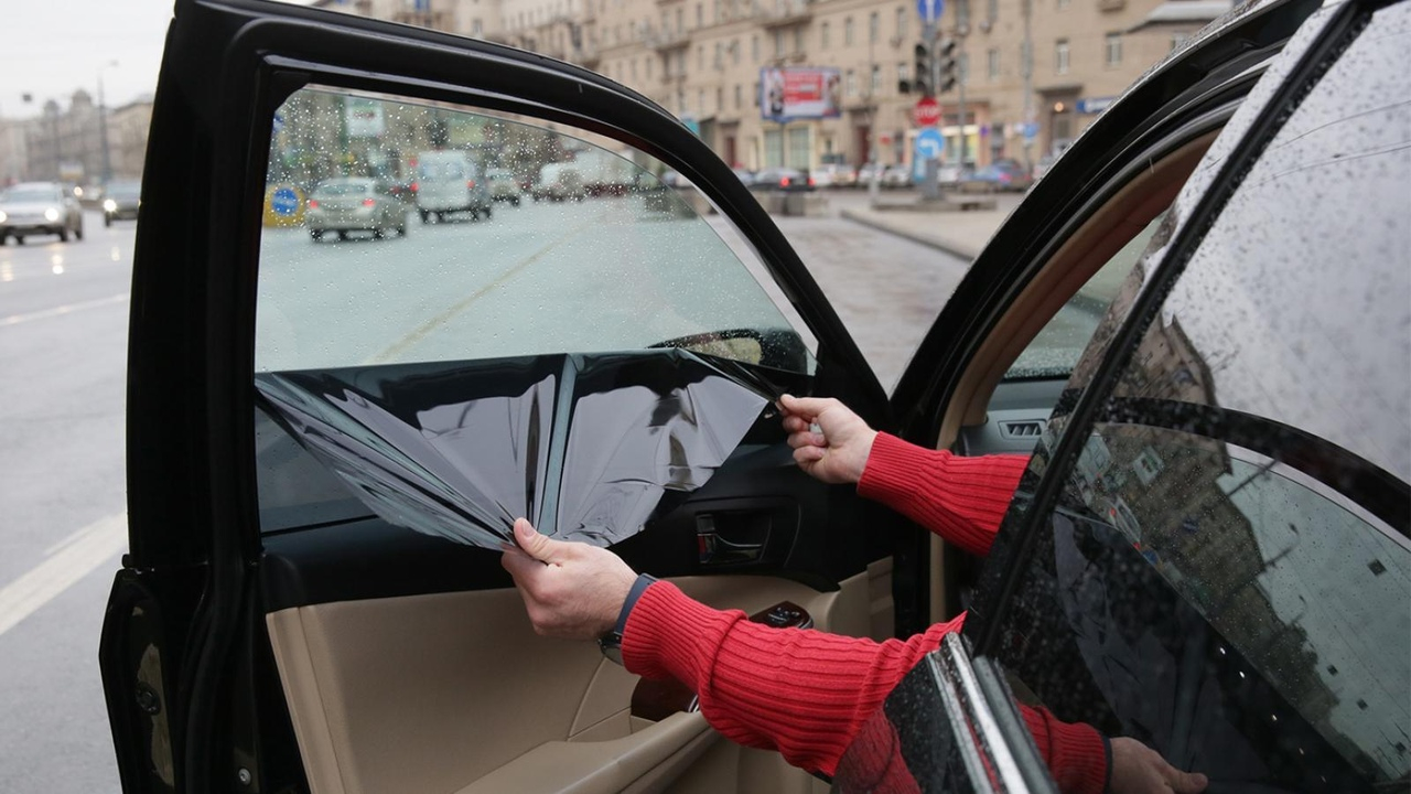 В Азербайджане принято важное решение по шторкам и жалюзи в автомобилях