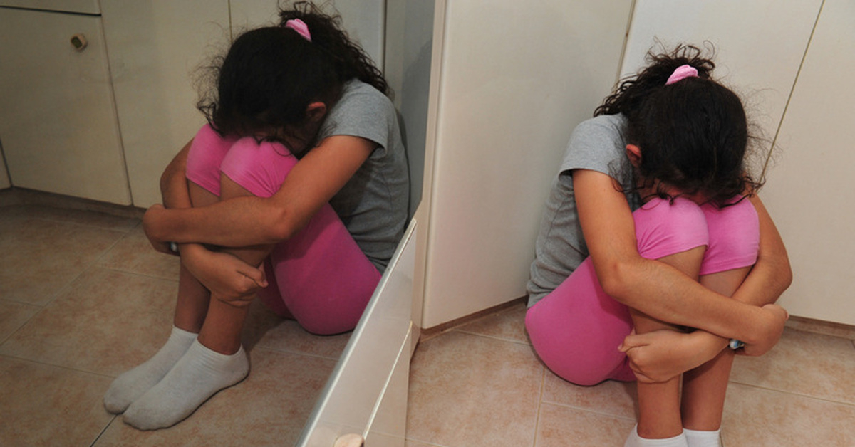 В Баку беременная 15-летняя девочка была изнасилована отчимом в 11 лет