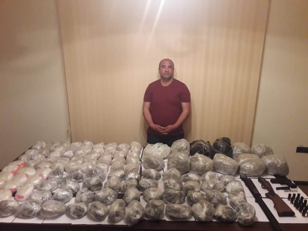 Пресечена попытка ввоза в Азербайджан 115 кг наркотиков и огнестрельного оружия - ФОТО