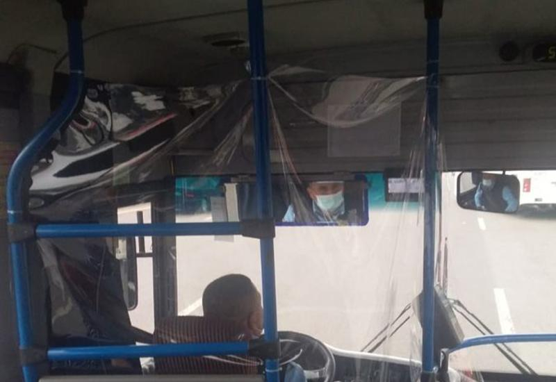 В бакинских автобусах началась установка прозрачных кабин - ФОТО