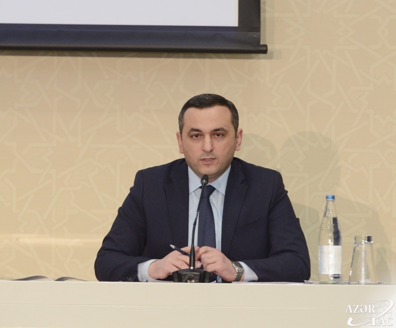 Рамин Байрамлы: В Азербайджане нет дефицита защитных масок