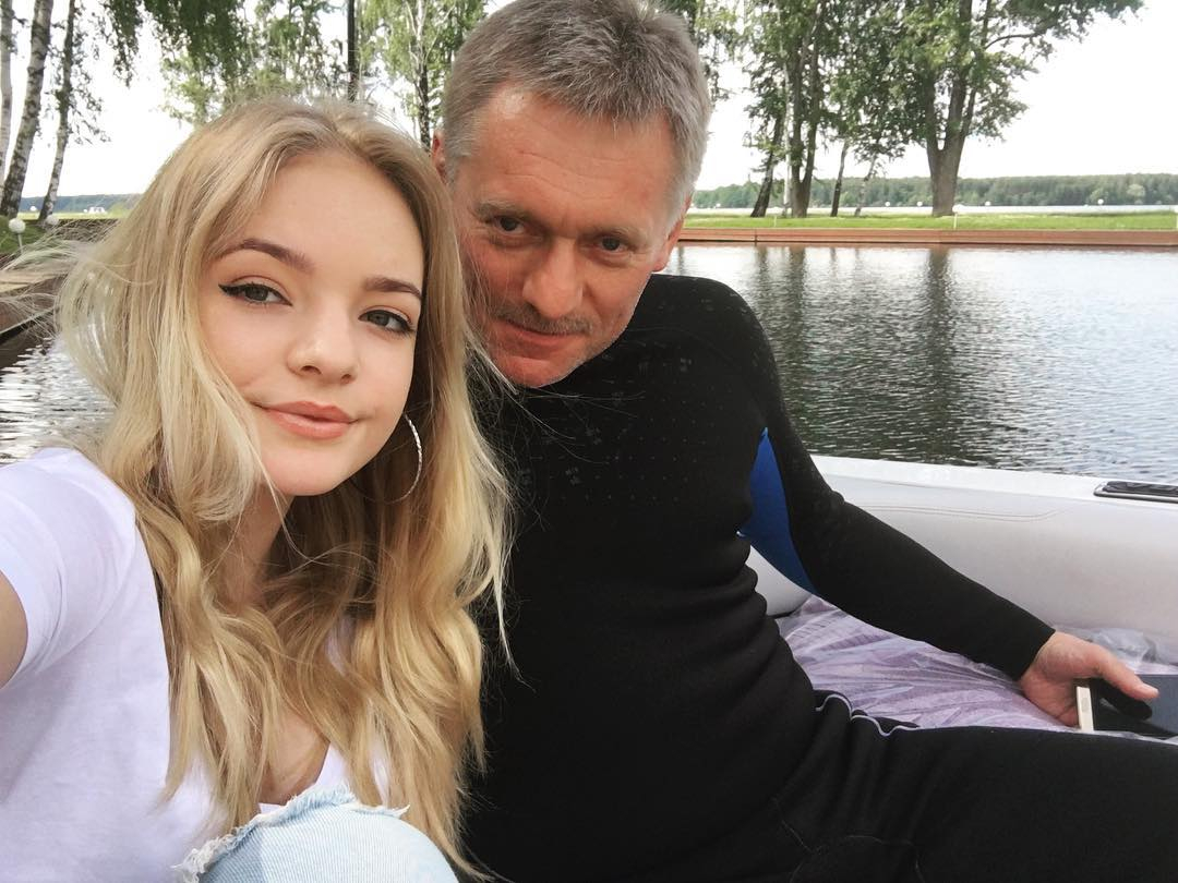 Дочь Пескова рассказала о своем состоянии после госпитализации отца