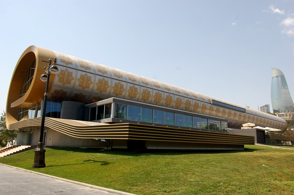 В Азербайджане возобновляют работу музеи