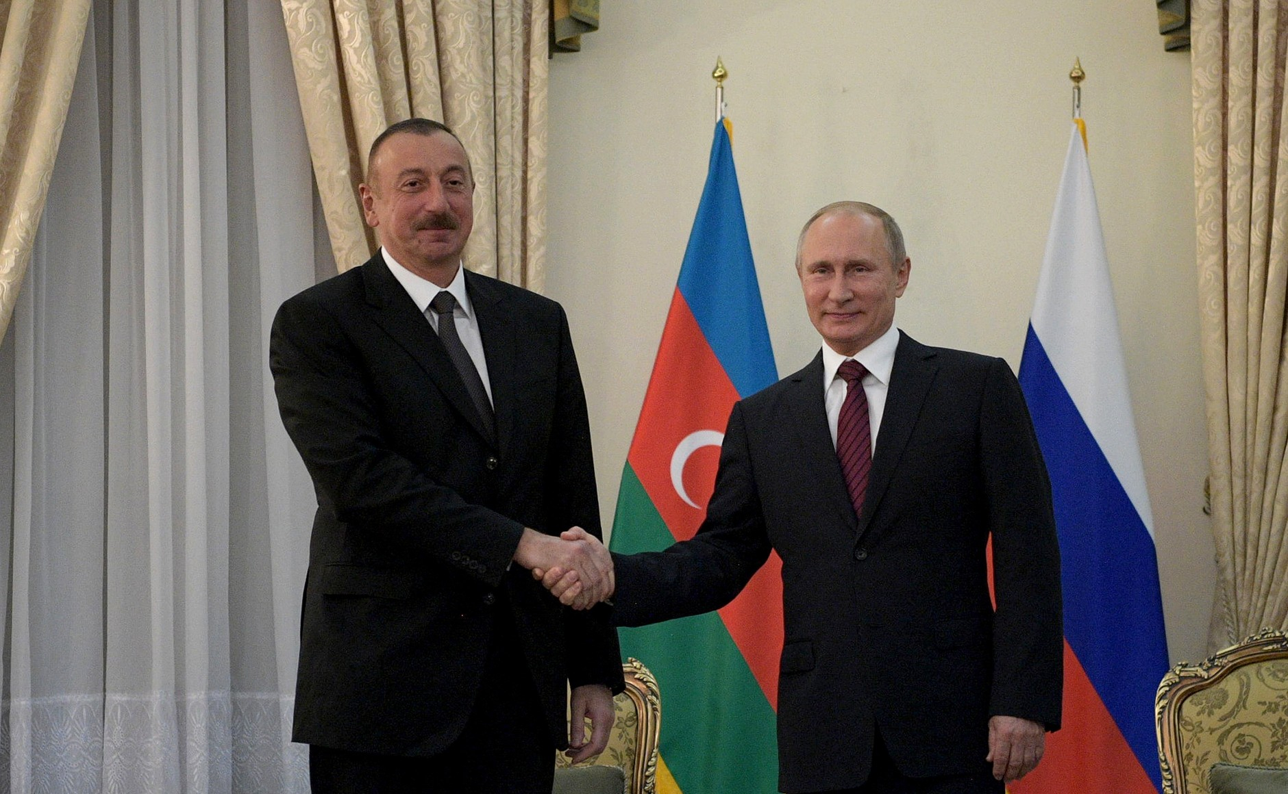 Владимир Путин позвонил президенту Ильхаму Алиеву