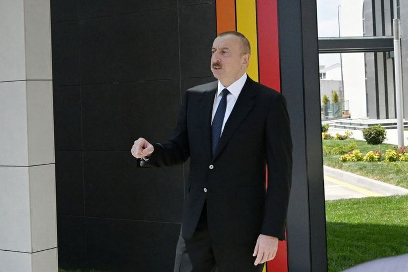 Ильхам Алиев: В Армении деньги расходуются на возведение памятников фашистам