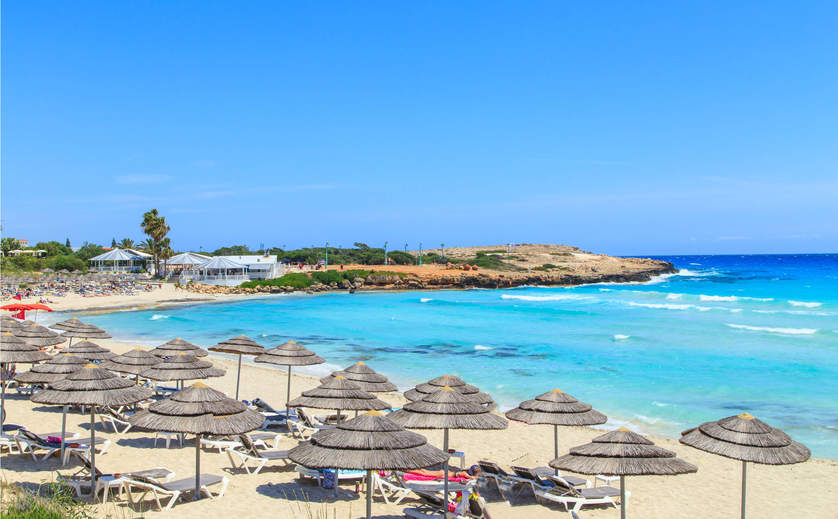 Кипр намерен с 15 июня возобновить прием туристов