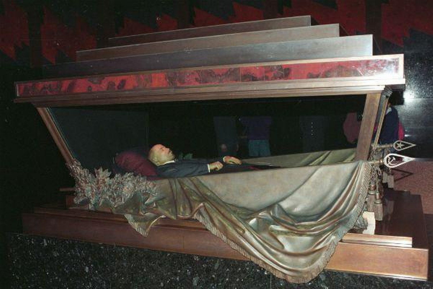 Жириновский предложил продать за границу мумию Ленина