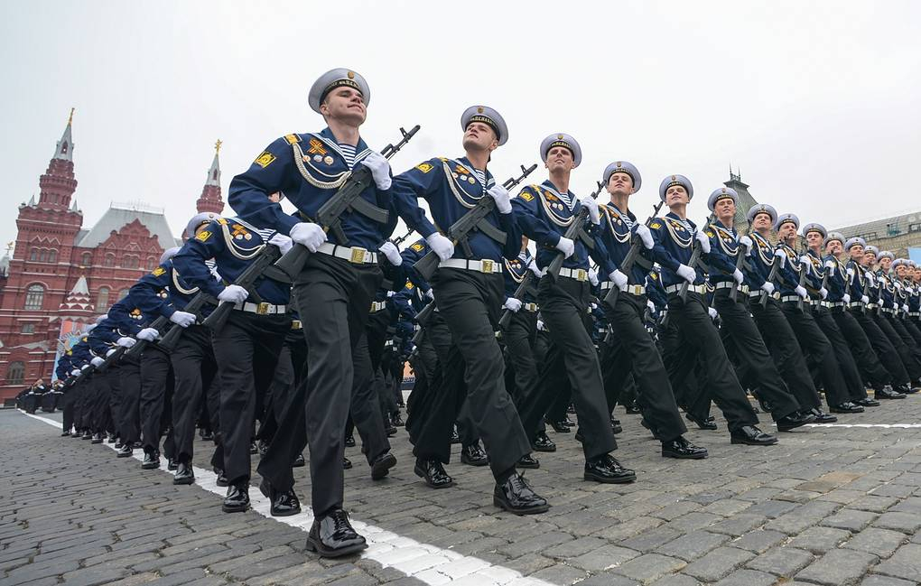 Путин объявил новую дату проведения Парада Победы