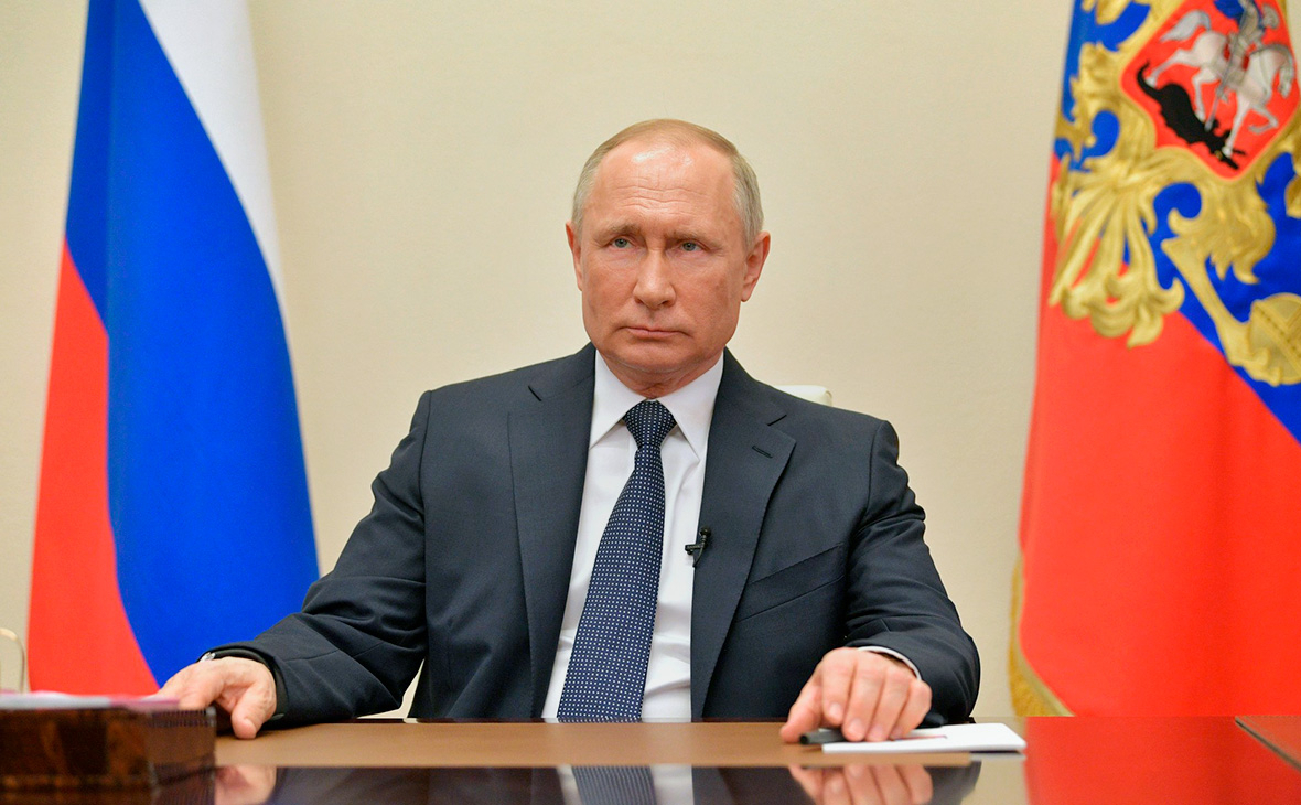Путин не сдержался и швырнул ручку на стол во время совещания - ВИДЕО
