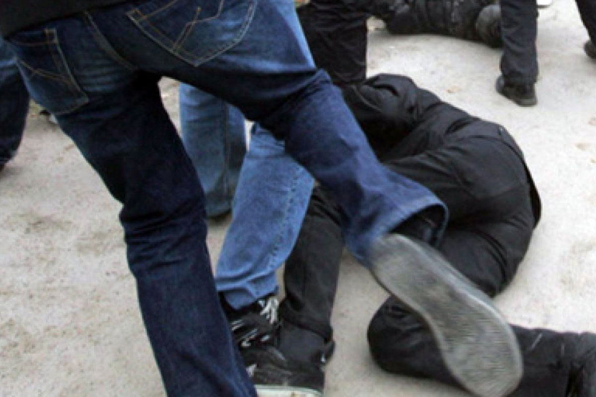 В Азербайджане избили бывшего чиновника