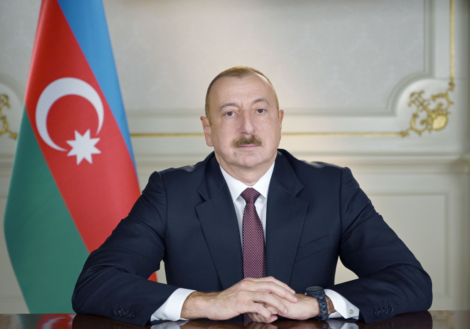 Президент Ильхам Алиев наградил Неждета Унувара орденом "Достлуг"