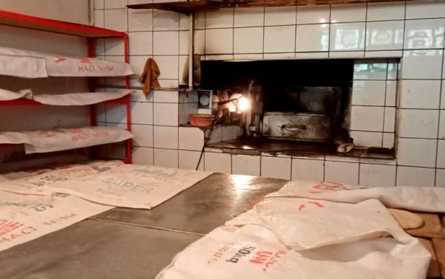 Полиция закрыла пекарню в Гяндже за нарушение карантина - ФОТО