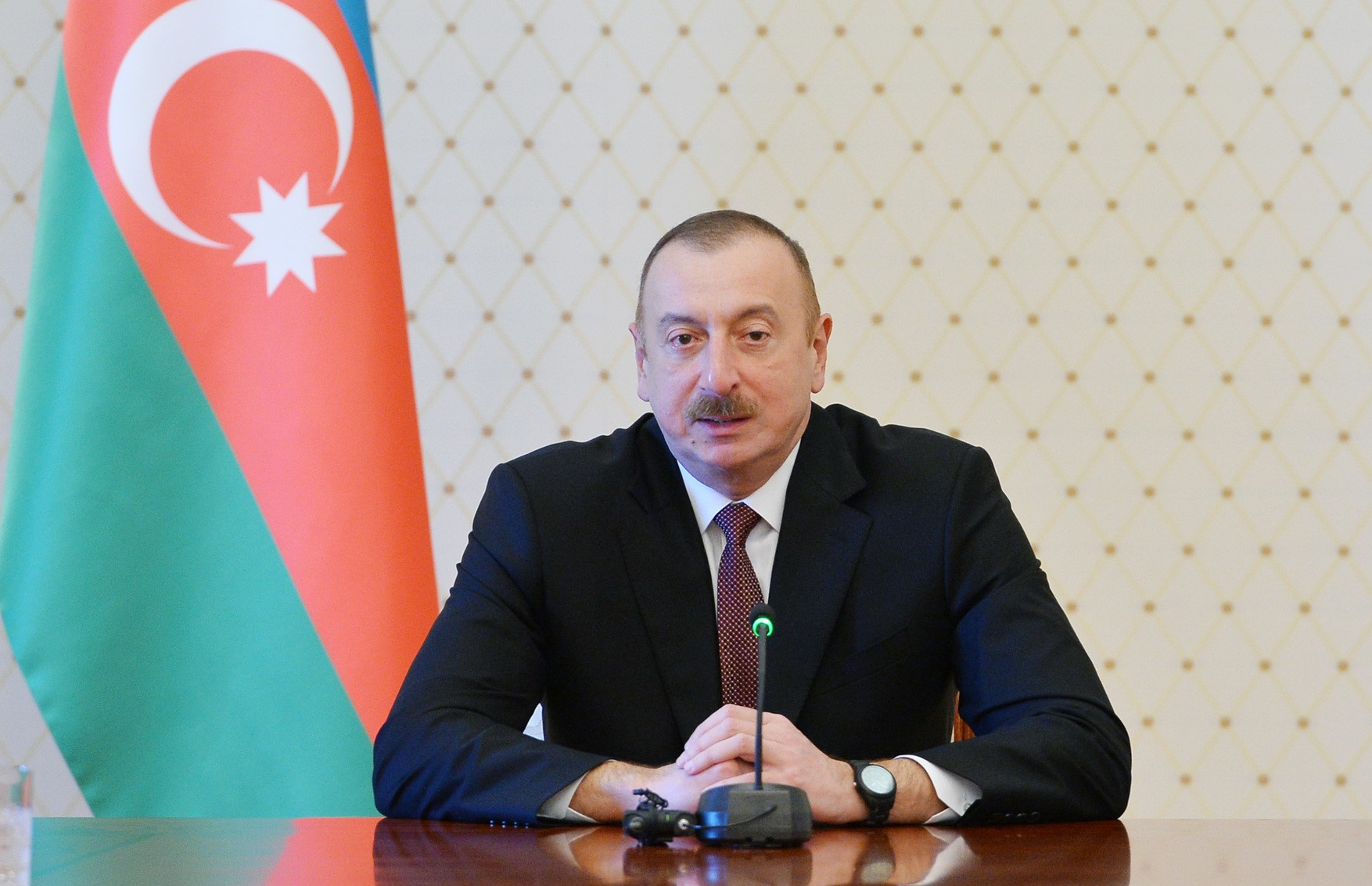 Ильхам Алиев поздравил Елизавету II