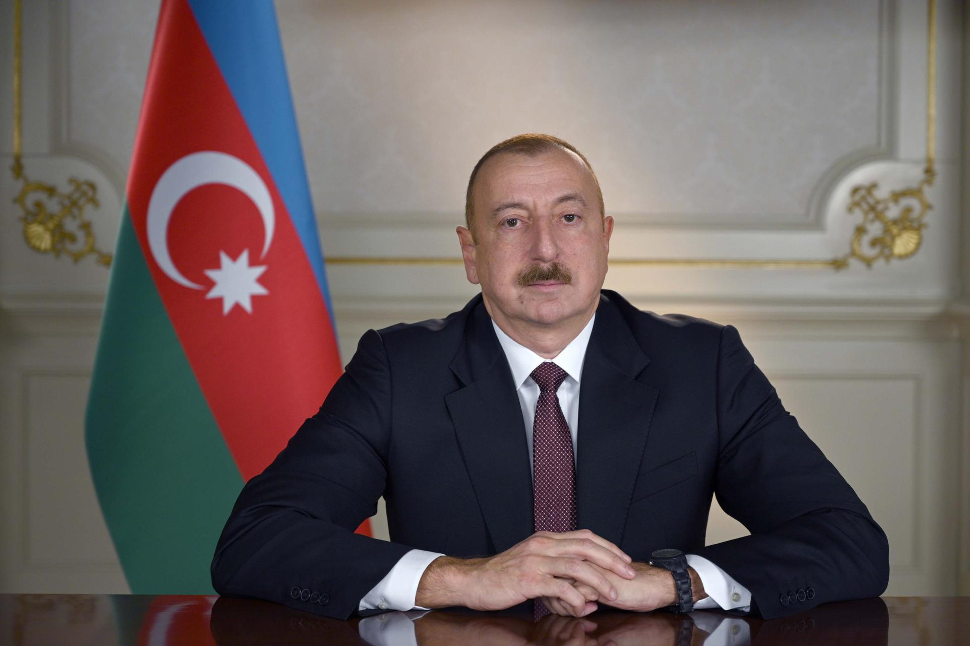 Президент Ильхам Алиев наградил Магомедали Магомедова