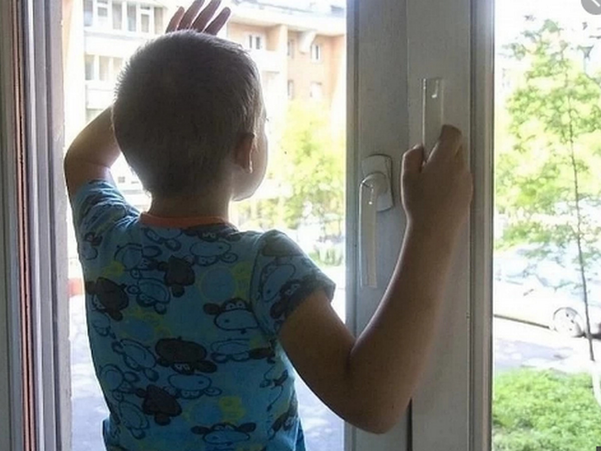 В России женщина оставила детей в квартире на 3 дня без еды
