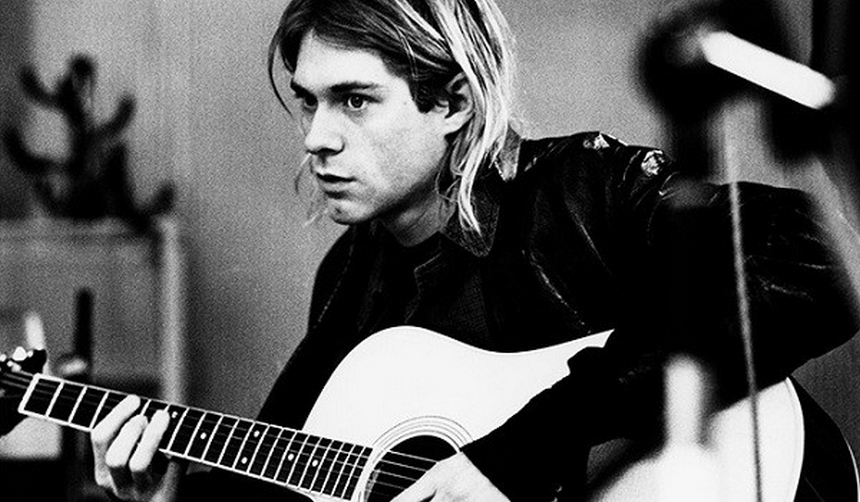 Гитара лидера Nirvana продана за рекордную сумму - ФОТО