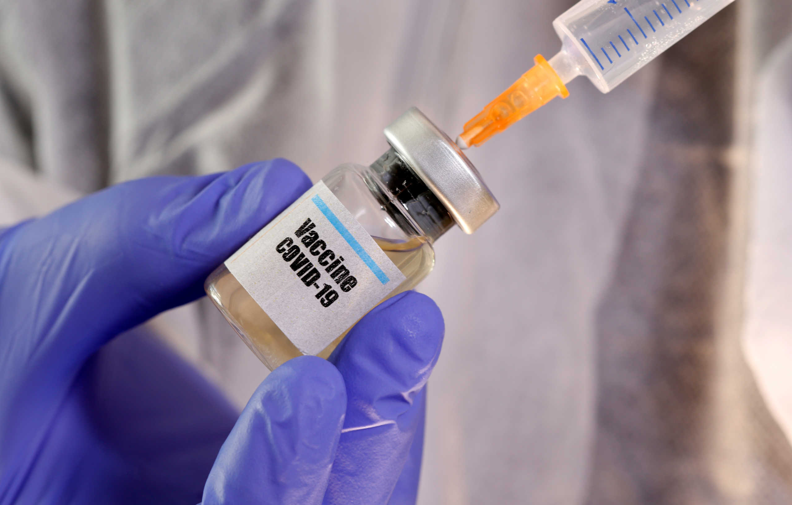 В ЮАР впервые в Африке начали испытание вакцины против коронавируса