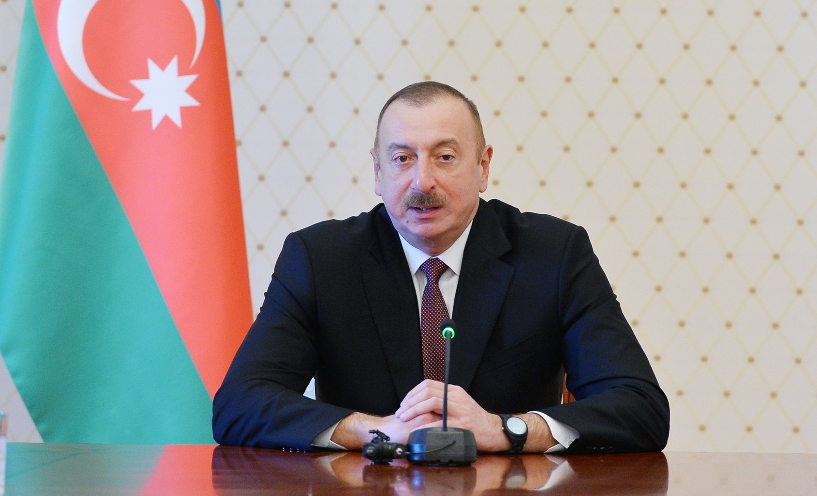Президент Ильхам Алиев наградил Алевтину Бровкину почетным дипломом
