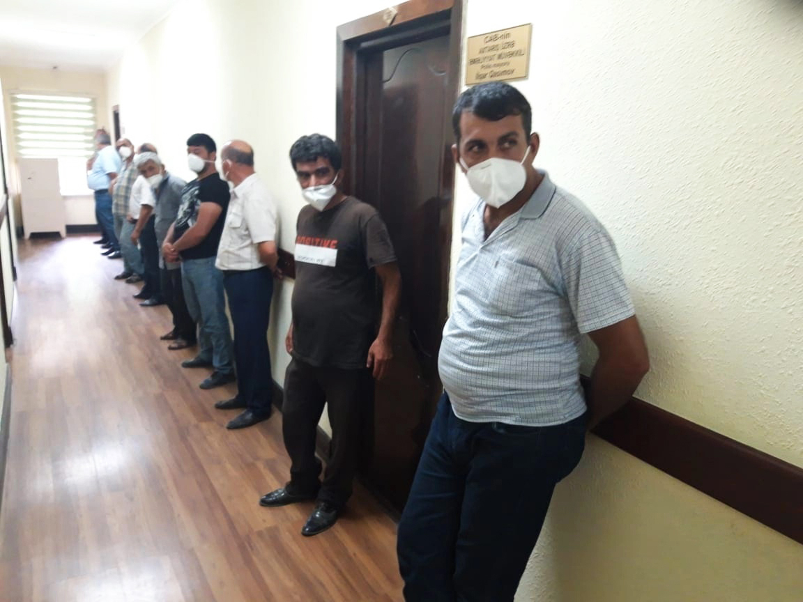 В Азербайджане полиция нагрянула на торжество по случаю обрезания: гости оштрафованы - ФОТО