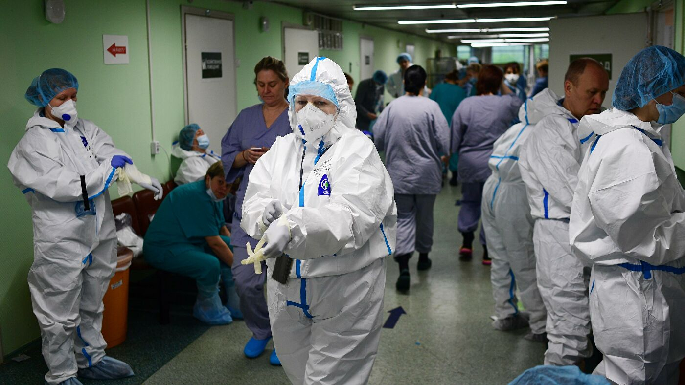 Стало известно, сколько новых случаев заражения коронавирусом в России выявили за сутки