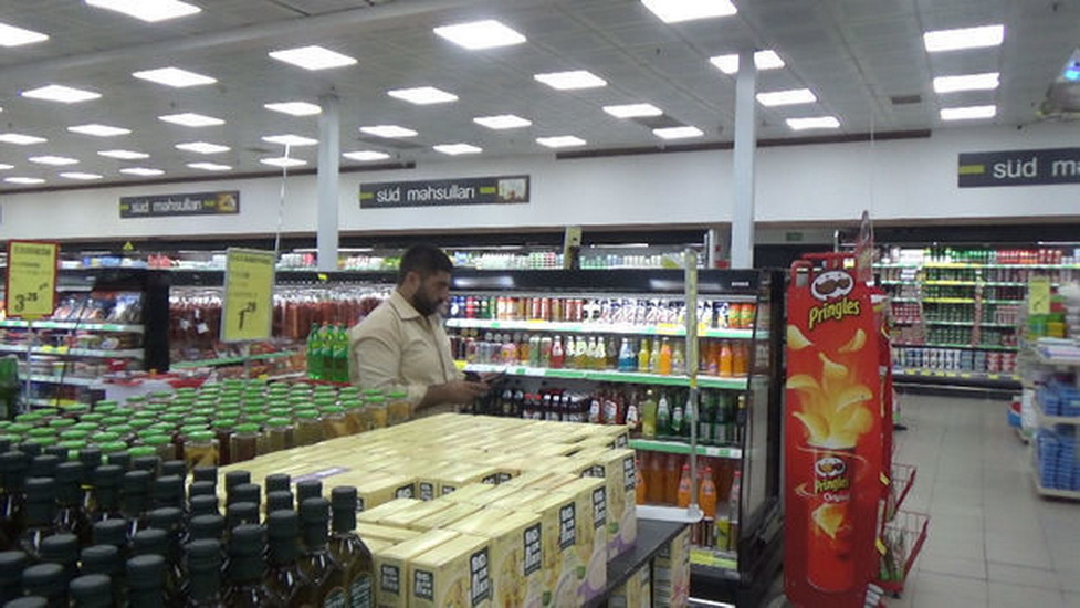 Полиция проводит рейды в крупных супермаркетах Баку - ФОТО/ВИДЕО