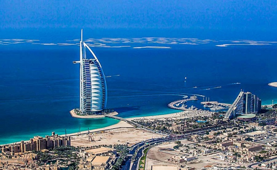 Дубай начал принимать иностранных туристов