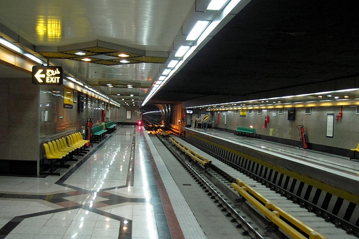 В метро Тегерана столкнулись два поезда