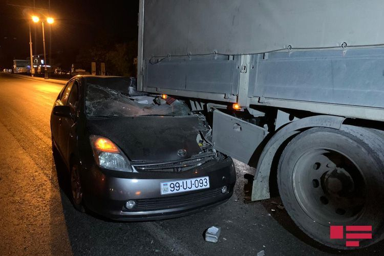 В Баку неисправность светофора стала причиной ДТП: ранены 3 женщины - ВИДЕО