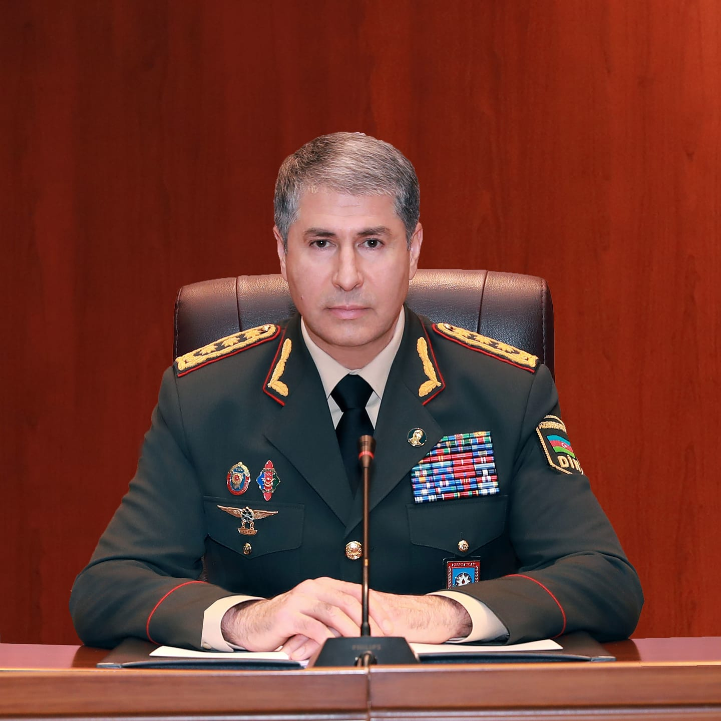 Вилаят Эйвазов отправил на пенсию начальника горотдела полиции