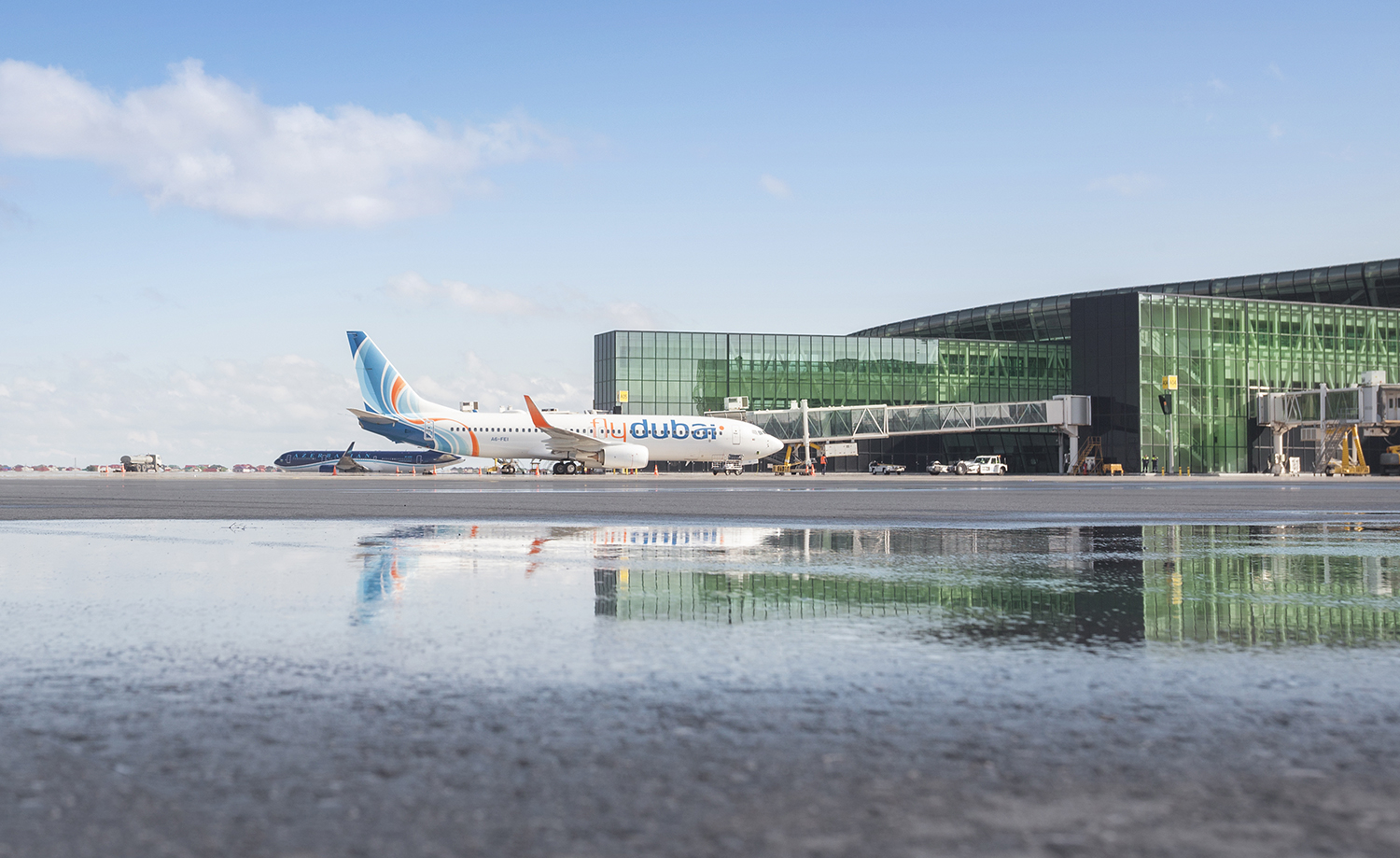 Авиакомпания FlyDubai начала выполнять прямые рейсы по маршруту Дубай-Баку-Дубай