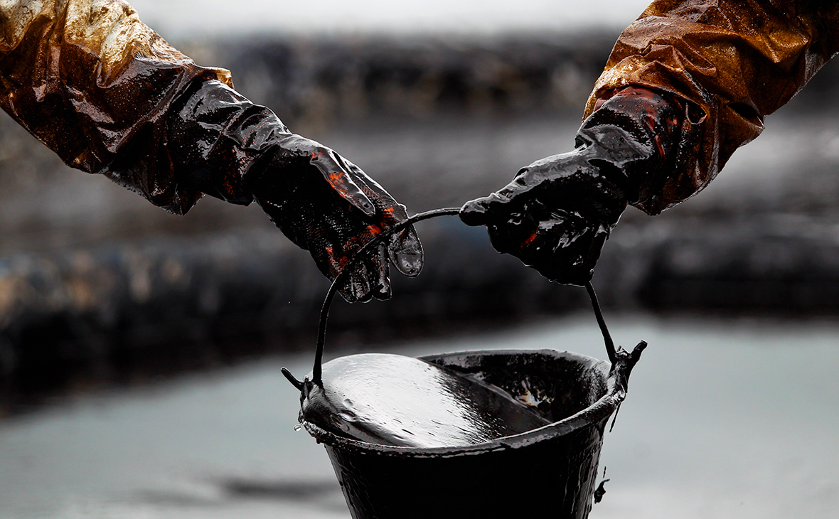 Спрос на нефть снизился на 10 миллионов баррелей в сутки
