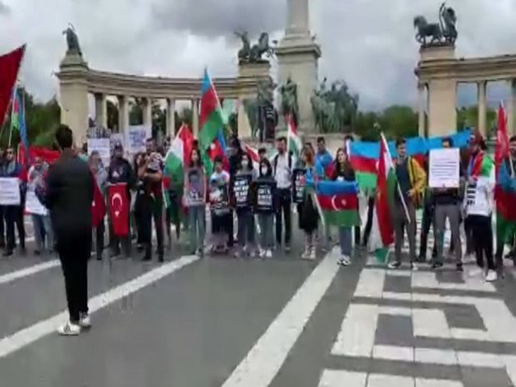 В Венгрии прошла акция в поддержку азербайджанской армии - ВИДЕО