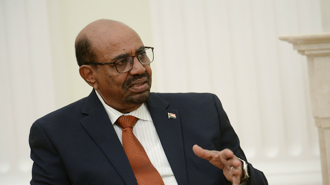 Экс-президента Судана обвинили в госперевороте