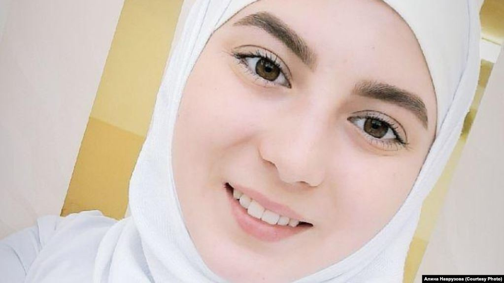 В России мусульманке суд отказал в иске об отмене запрета носить платок в колледже